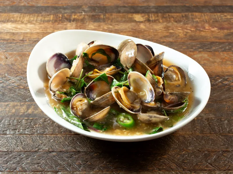 Clams with Basil Hot Sauce